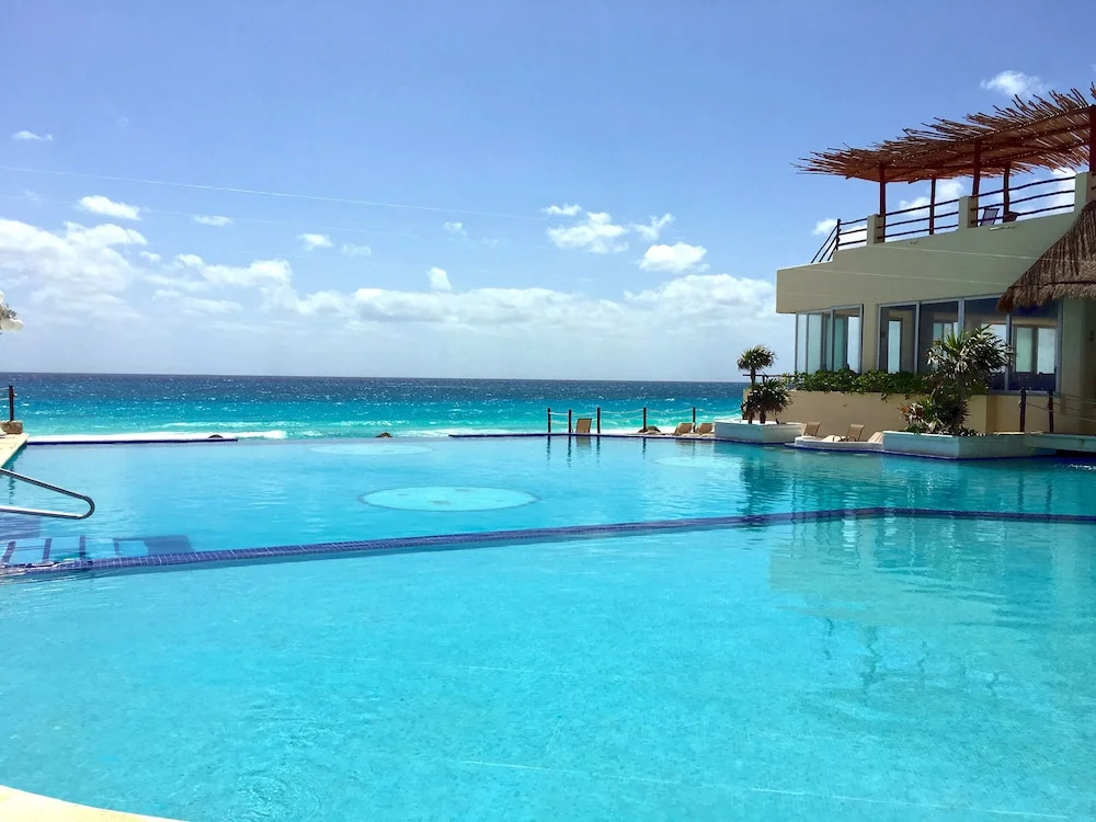 Cancun Plaza Condo Mexico