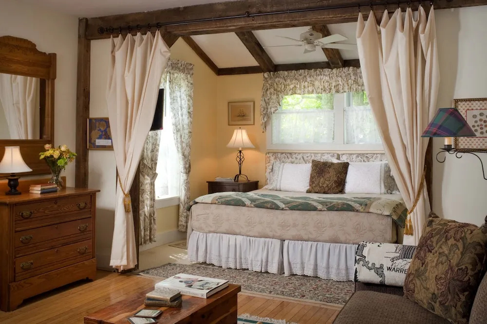 West Hill House B&B in Mad River Valley