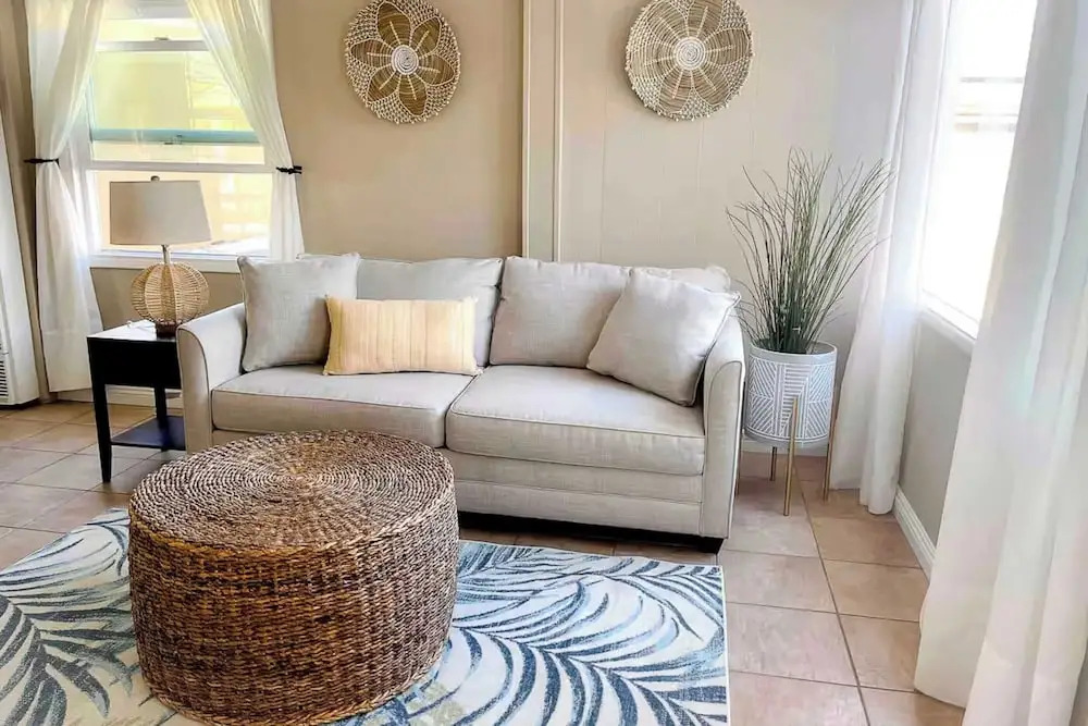 Stylish Newport Condos w/ Dock Access, Walk to Balboa Fun Zone and Beach