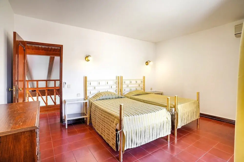 Villa in Vilamoura with Pool near Beach