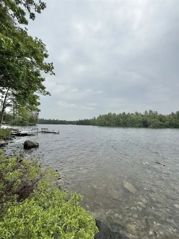Paradise Point Limit 10 4 Bedroom Cottage by RedAwning