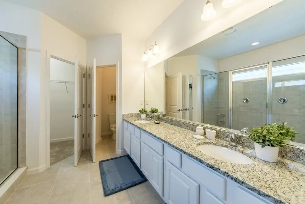 Private Beautiful Furnished ! 5 Bedroom Home