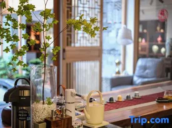 Jingdezhen Porcelain Amendment Technique Guesthouse