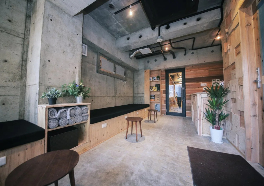 bnbplus Niigata Book Inn