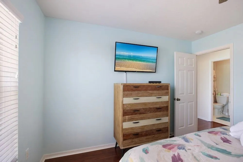Dolphin Resort 3 Bedroom Home by RedAwning