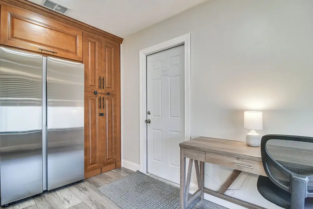 Largo Oasis w/ Pool & Grill: 6 Mi to Beach!