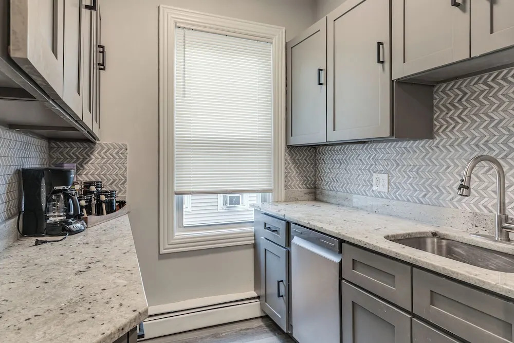 1 Mi to Dtwn: Pet-friendly Providence Apt w/ Yard