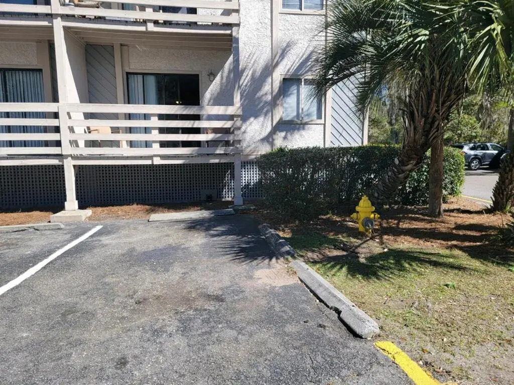 2022 Renovated 2-bedroom cozy, lovely condo