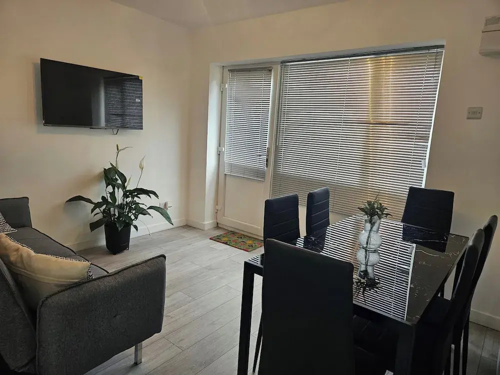 Modern 2-bedroom Apartment, Near Central London