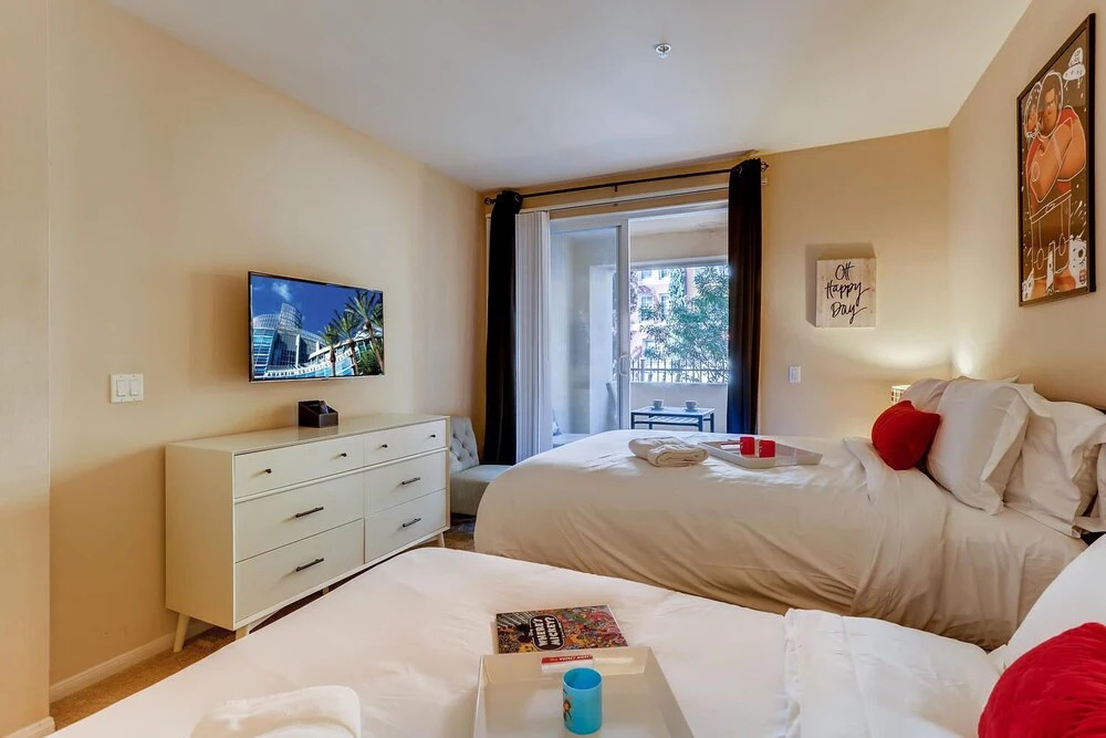 Disney's Gorgeous 2BR/2Bath Spectacular With Free Parking! (R2)