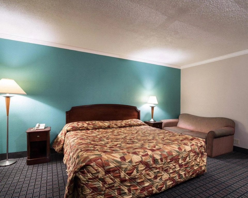 Rodeway Inn Syracuse Carrier Circle