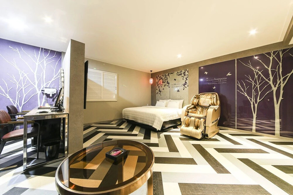 Custom Hotel