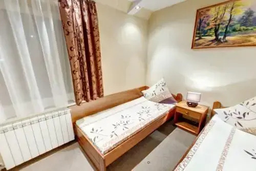 Hotelik B&B Pod Dębami
