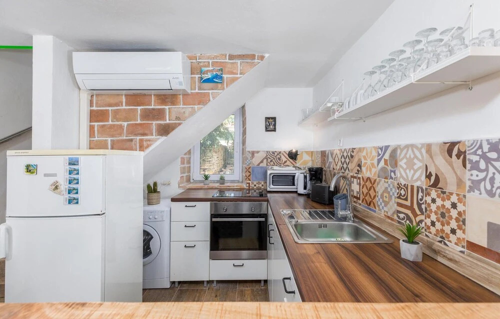 Beautiful Home in Vodnjan With Wifi and 2 Bedrooms