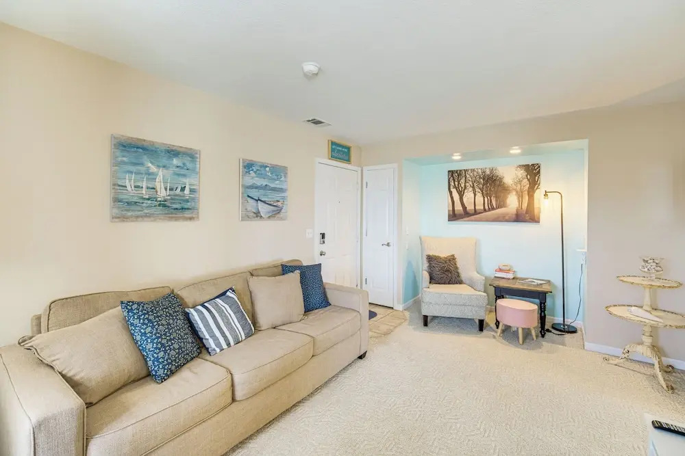 1 Mi to Ferry: Port Clinton Condo w/ Beach View!