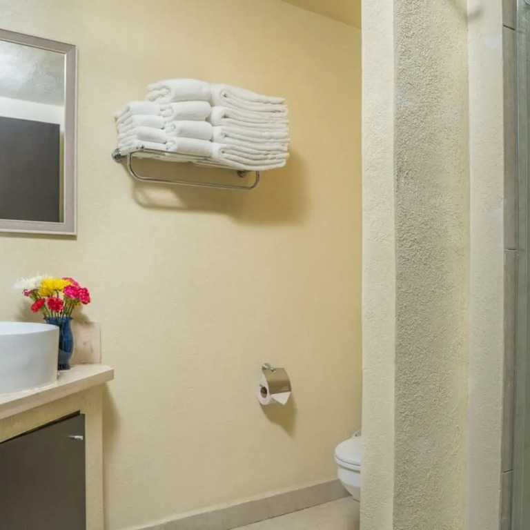 Ocean Front Condo 1 Bedroom 3 Beds 2 Bathrooms