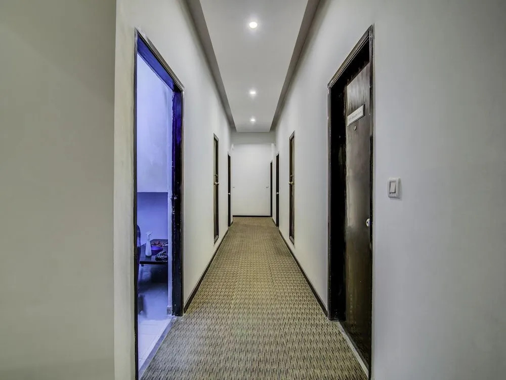 Collection O 30042 Melody Inn Whitefield
