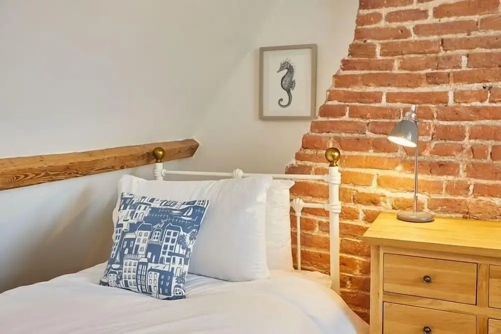 Host & Stay - Amber Cottage
