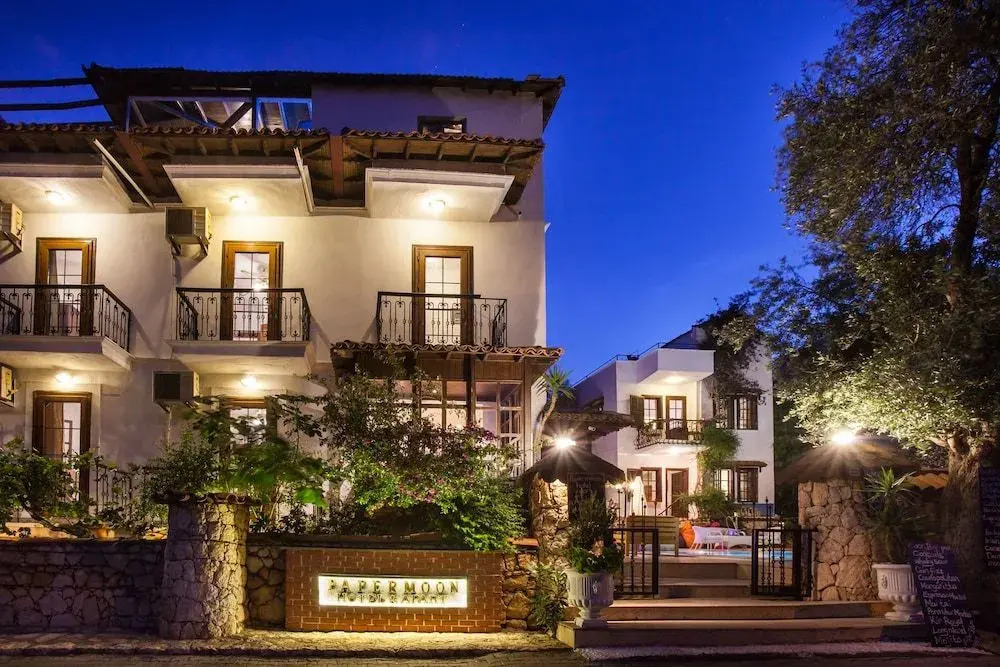Papermoon Hotel & Apartments