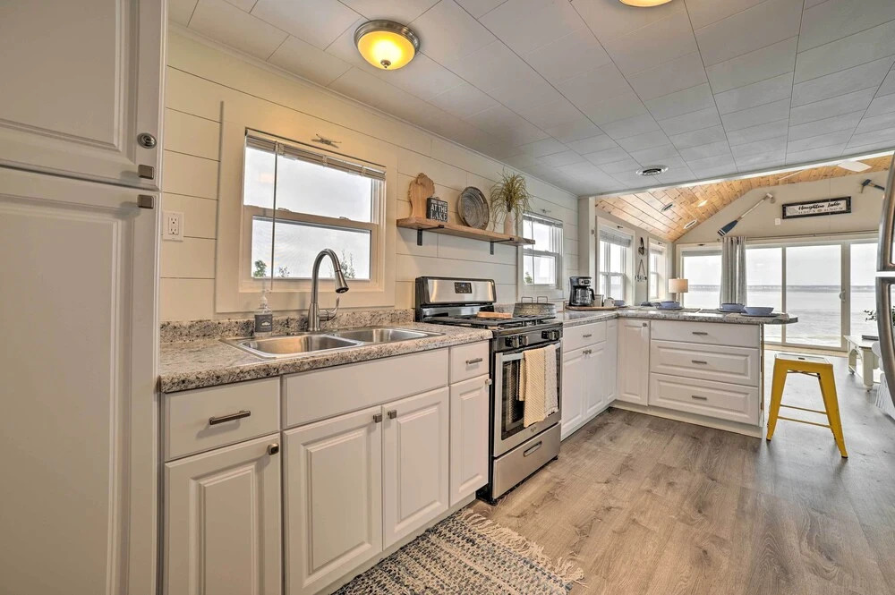 Charming Modern Cottage on Houghton Lake