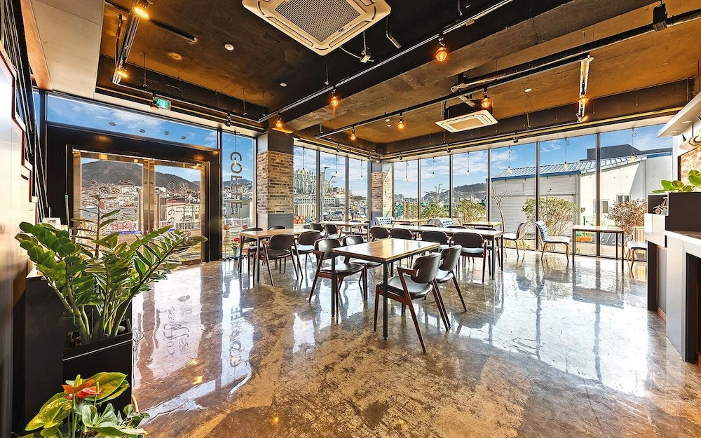Adel Pension