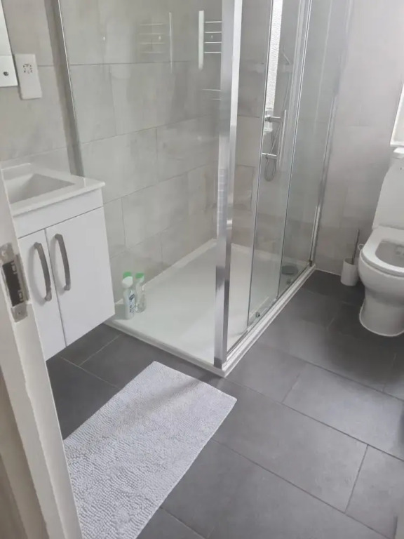 Sleek, Sleeps 6 Sunset Views, Family Friendly