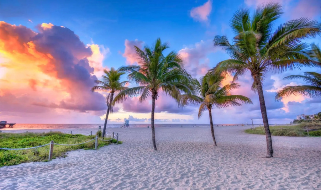 Tropical 2-Bedroom Apartment in Key West-like Home