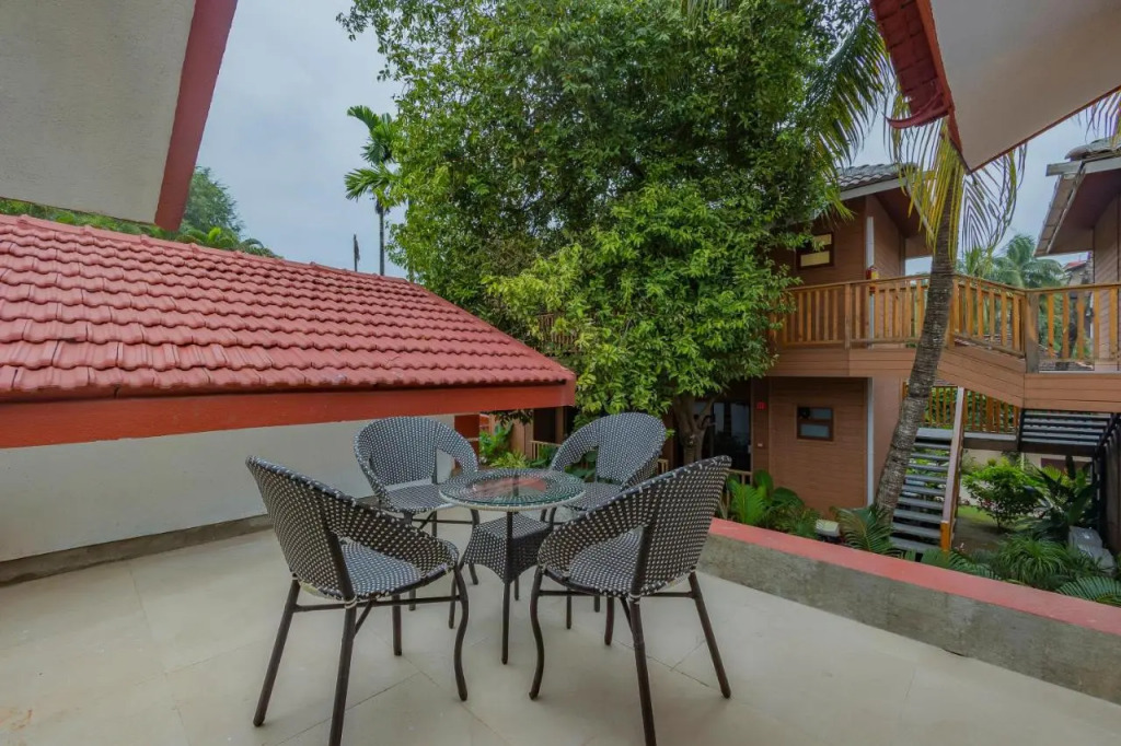 TreeHouse Mars Beach Cottages & Villas