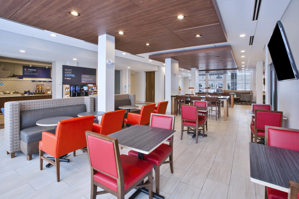 Holiday Inn Express Auburn Hills South