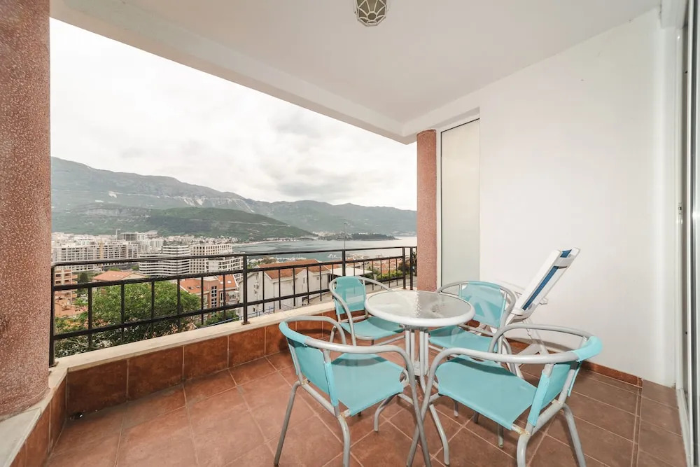 Sea view studio Tibor