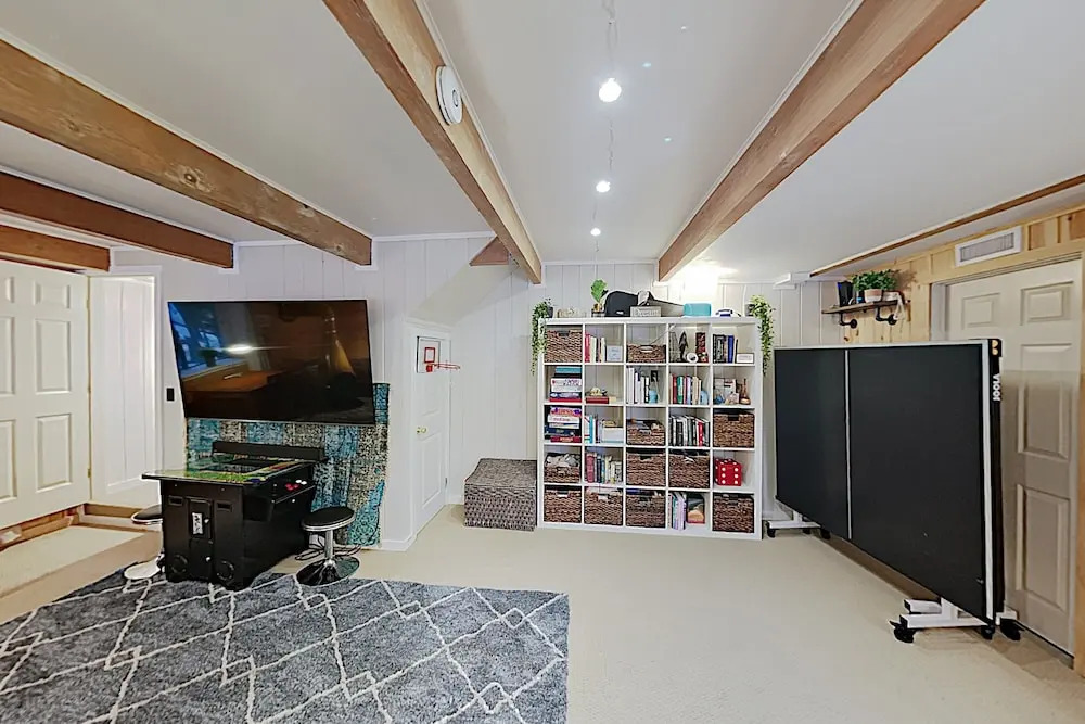 Family-Friendly Cabin W/ Private Hot Tub Home