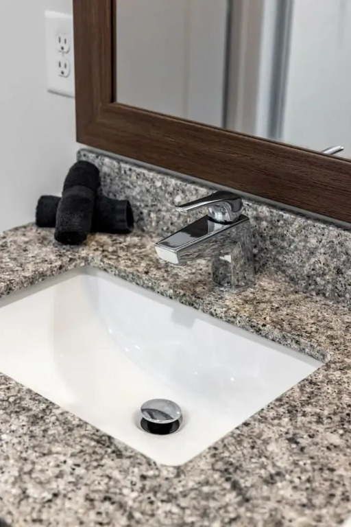 Spectacular Suite 1BR 1BA Apt I - Includes Bi-weekly Cleanings Linen Change