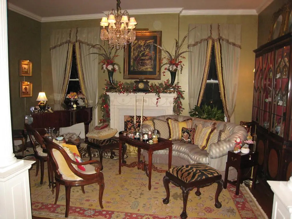 Belle Oaks Inn