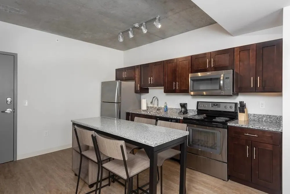 Apartments at 6105 Delmar Blvd