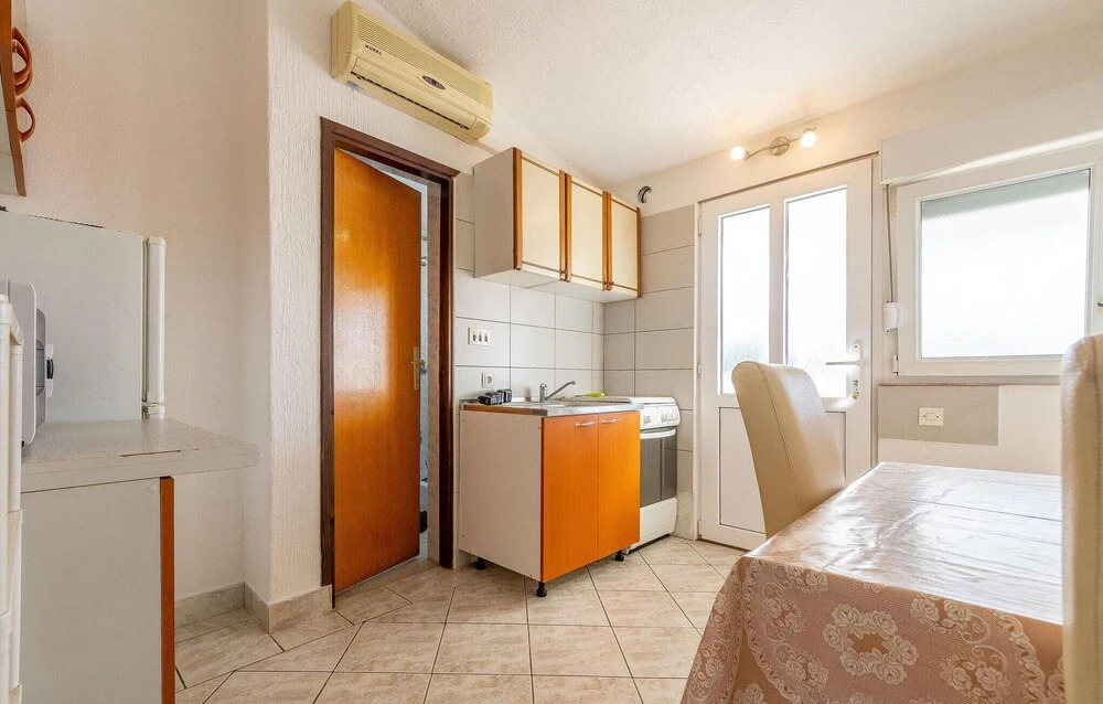 Beautiful Apartment in Vir With 2 Bedrooms and Wifi