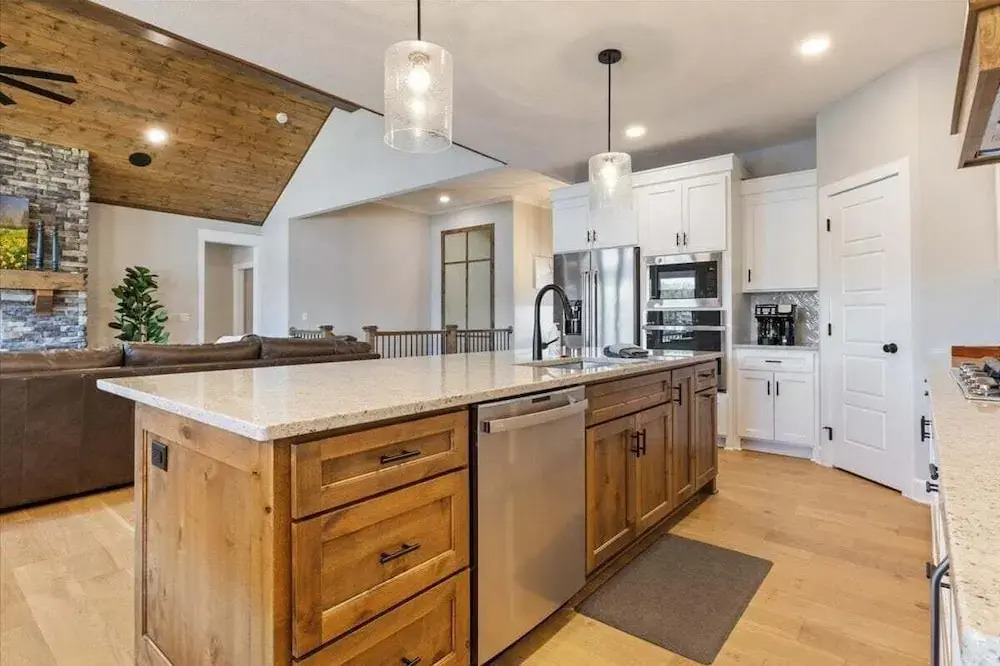 Accessible Lakeside Luxury at the 45mm w/ Private Dock, Sunset Views & More