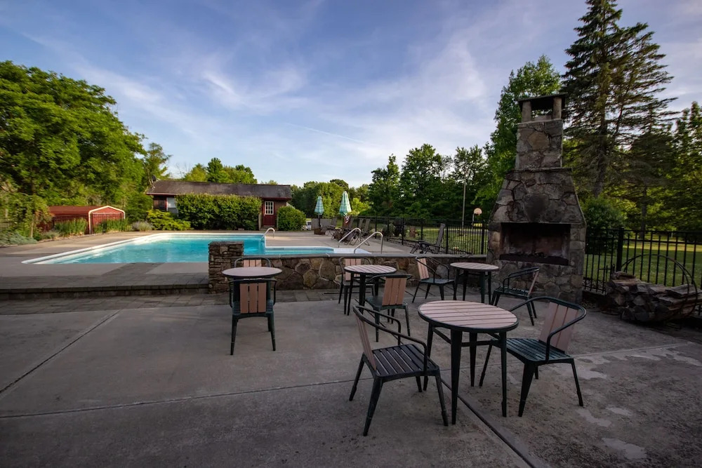 Saint Huberts Lodge