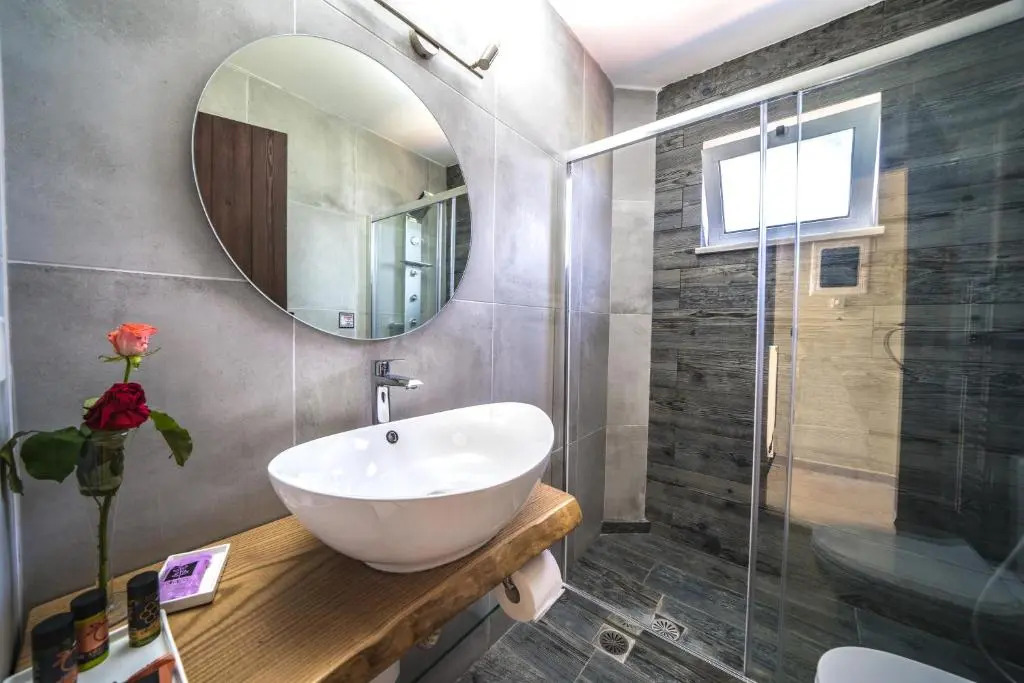 Petronila Luxury Villa with heated private pool