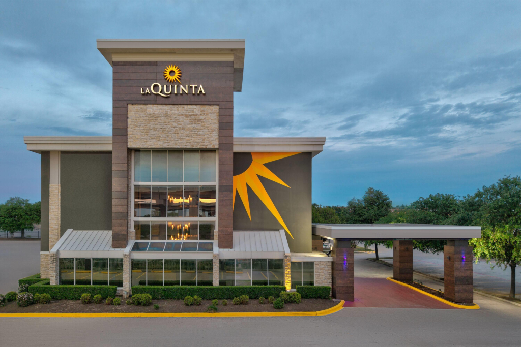 La Quinta by Wyndham Dallas I-35 Walnut Hill Ln