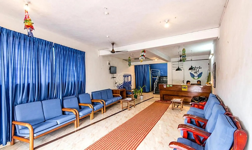 Fabhotel Raj Residency