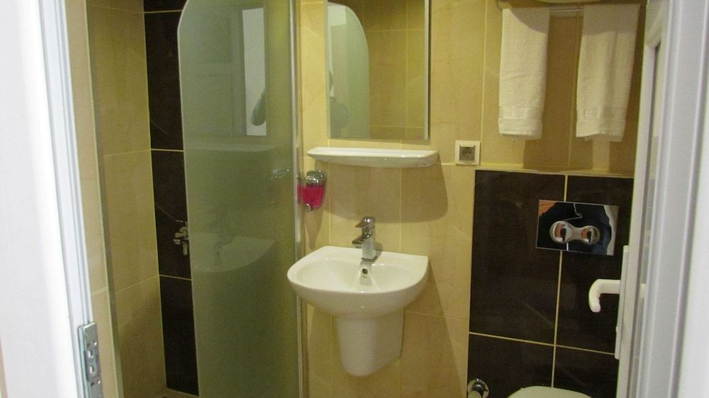 Dostlar Hotel