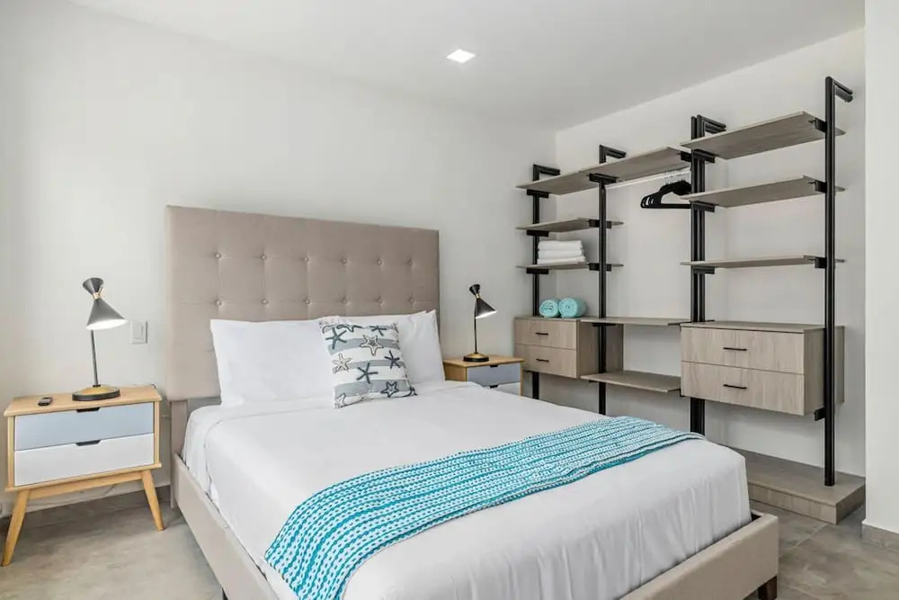 NEW 6 Bedroom Villa 2min Eagle Beach Palm Beach