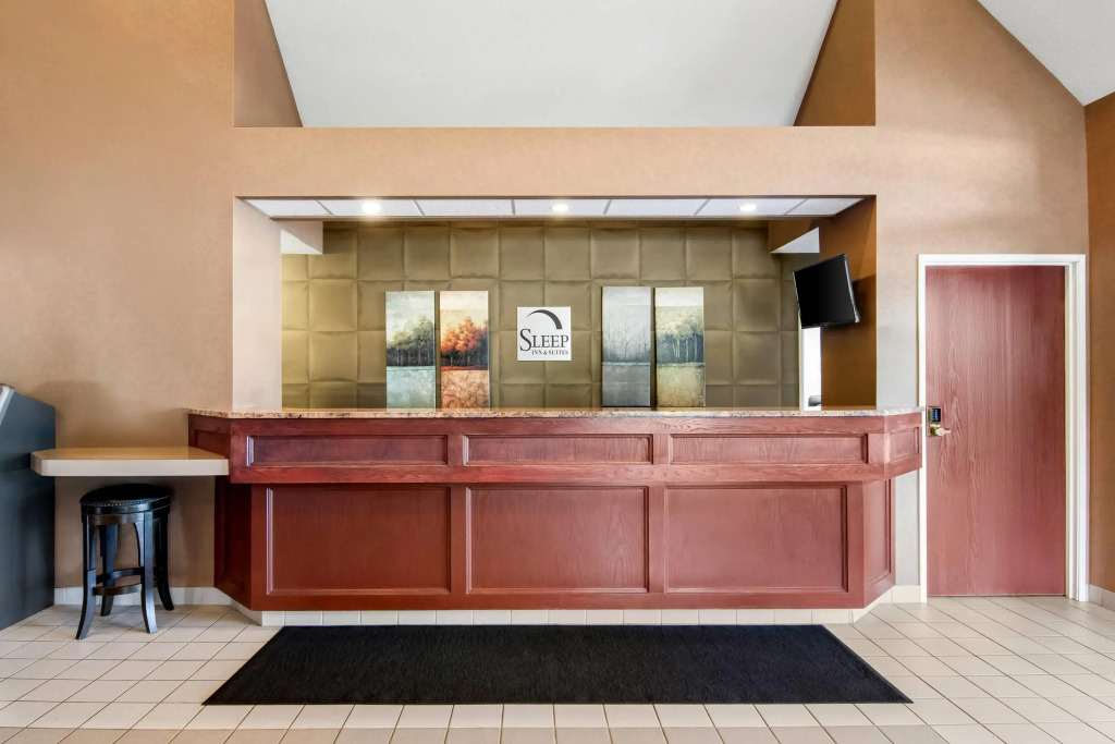 Sleep Inn & Suites Bay View Acme - Traverse City