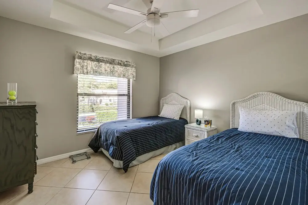 Family Condo w/ Pool! 3 Mi to Naples Beach