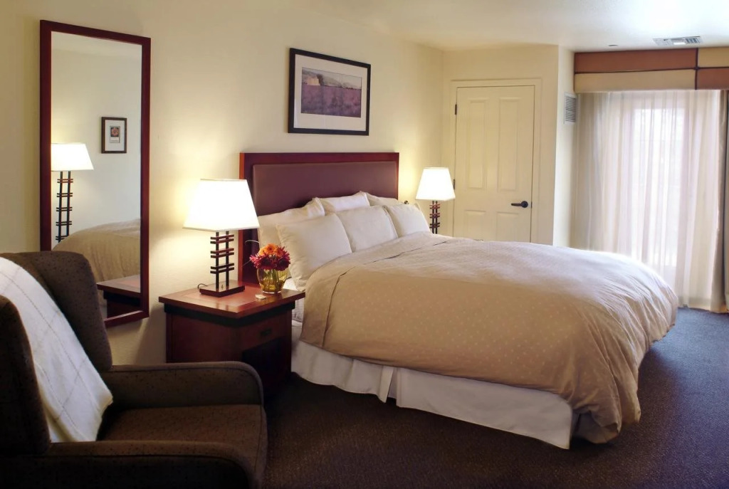 Larkspur Landing Extended Stay Suites Hillsboro
