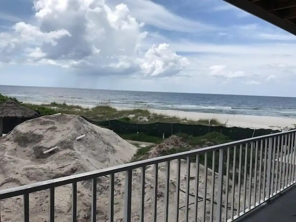 Deluxe King Gulf View Rm 204 Apartment 1