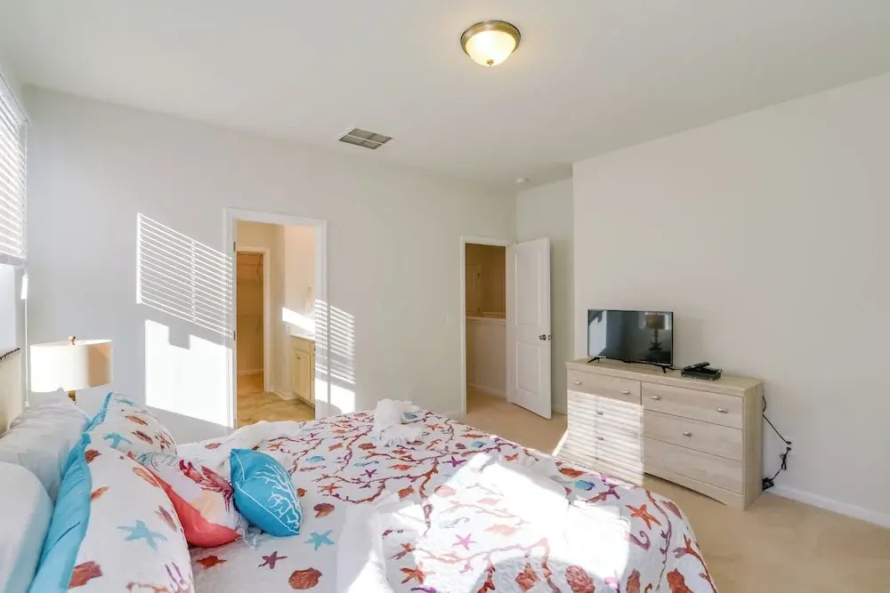 Colorful Myrtle Beach House: 2 Mi to Beaches!