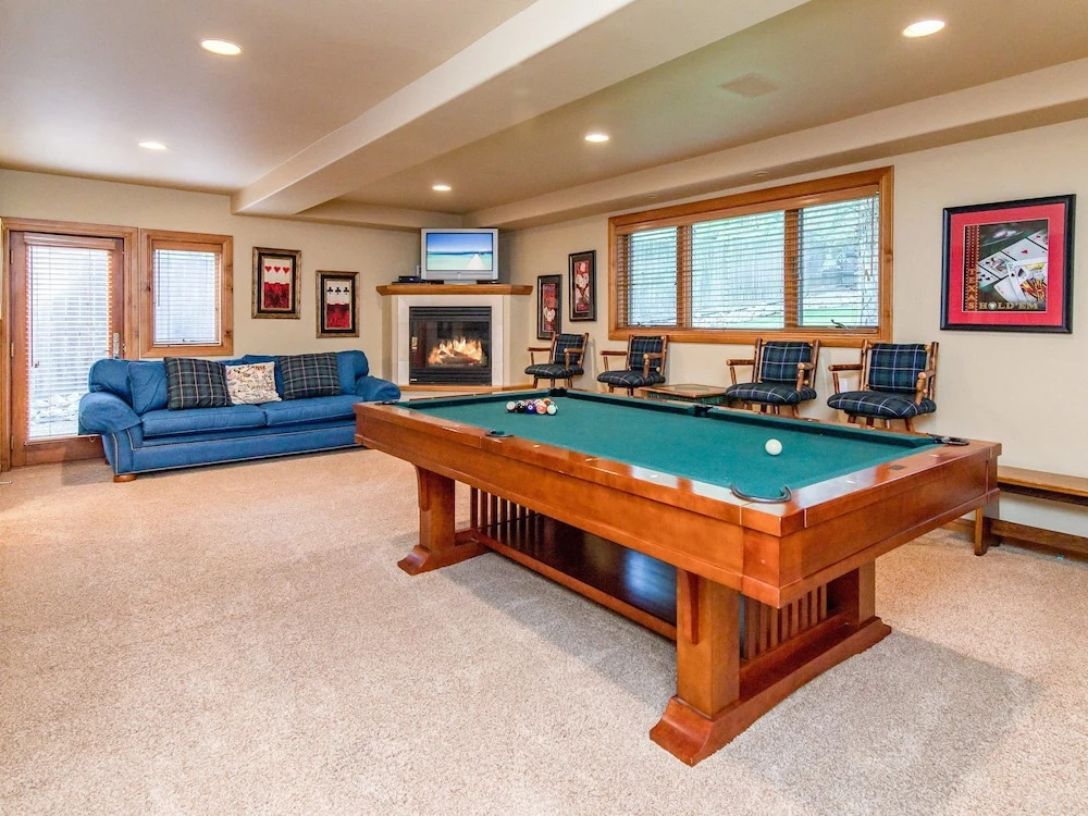 Lakeshore Townhouse 936