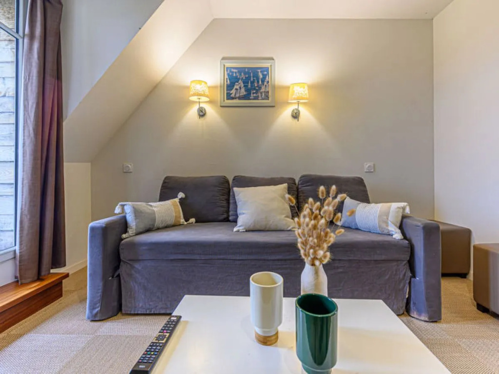 Villa Château De Kergonano- dans lOrangerie-4 by Interhome