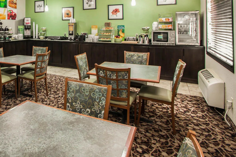 Quality Inn Forsyth Decatur